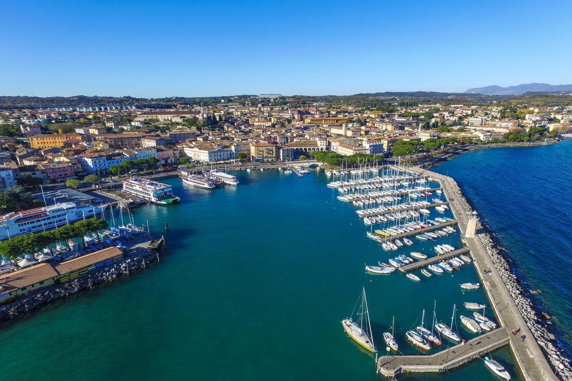 Casa Del Faro - Happy Rentals Peschiera del Garda Bagian luar foto
