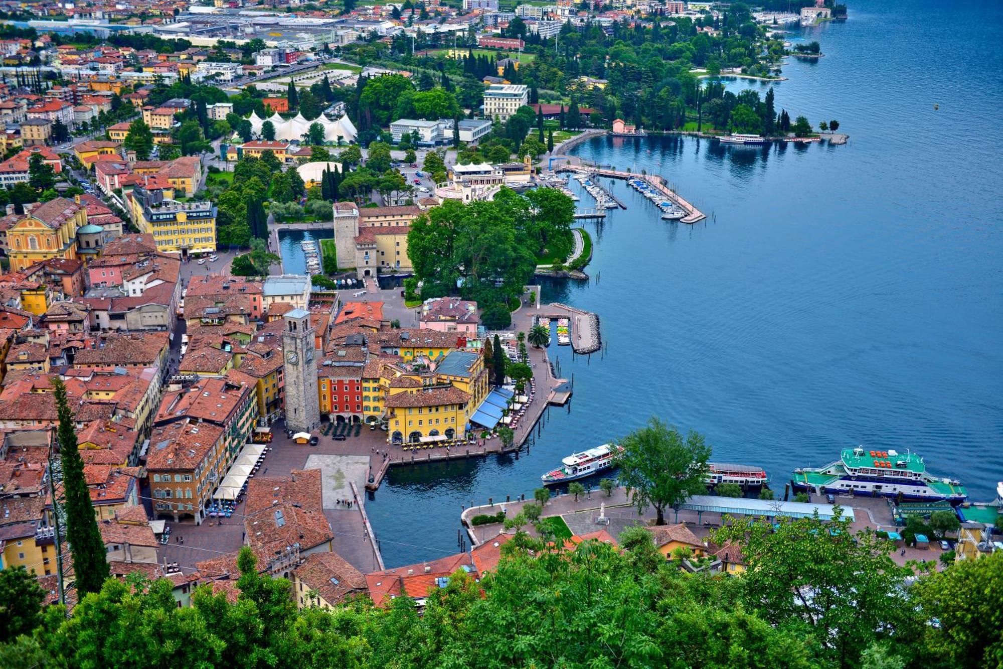 Casa Del Faro - Happy Rentals Peschiera del Garda Bagian luar foto